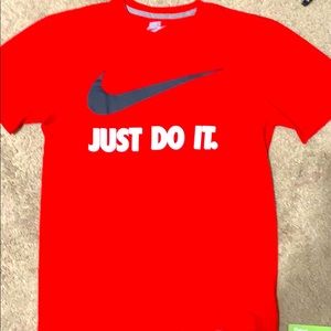 Nike Men’s T Shirt